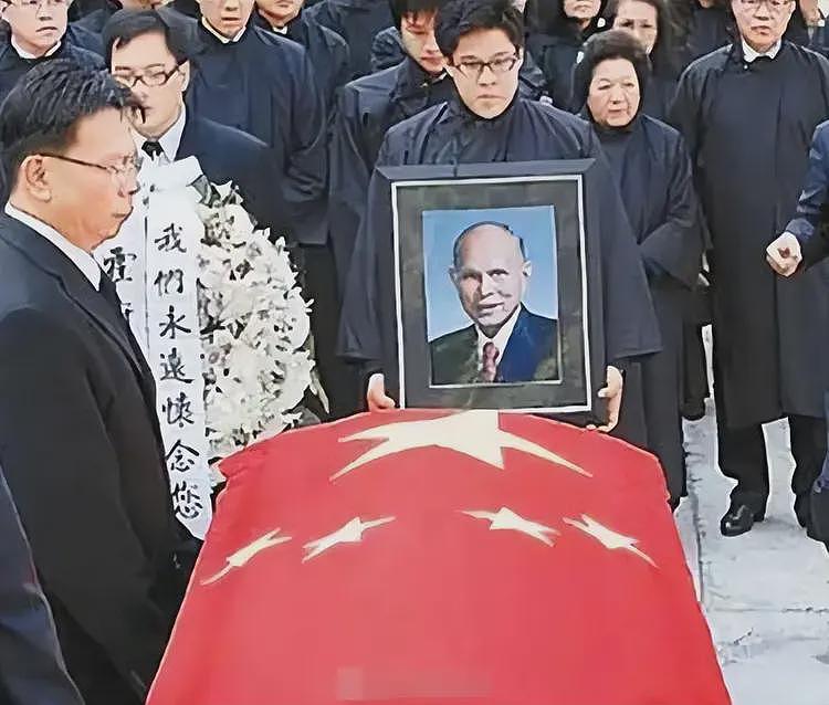 王晶怒喷李嘉诚：他在香港名声很坏，20年来不断剥削老百姓的钱（组图） - 10