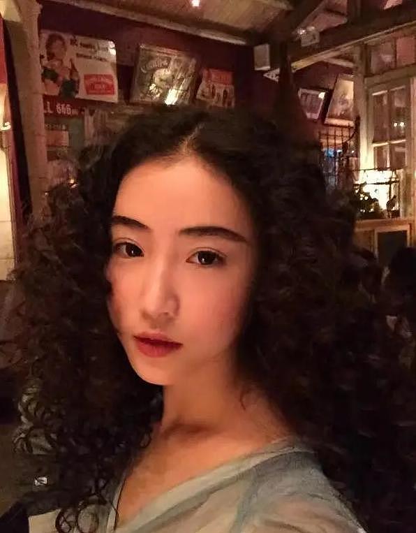 晚晚直播再掀争议：红极一时的“豆瓣三大女神”，为何全塌房了？（组图） - 41