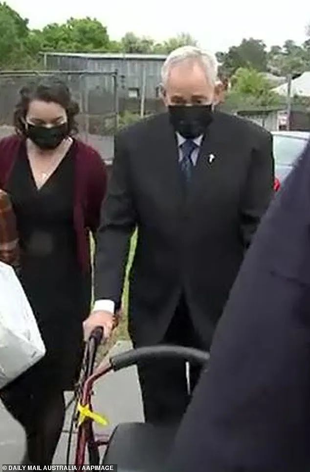 澳洲女子给丈夫全家做饭导致多人蘑菇中毒身亡,她坚称无辜,如今水落石出,真是谋杀(组图) - 7