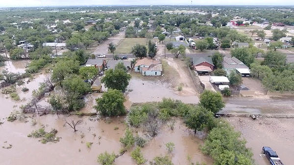 河水暴涨至600cm！德州山洪180人失踪，109死1/3为孩童（视频/组图） - 2