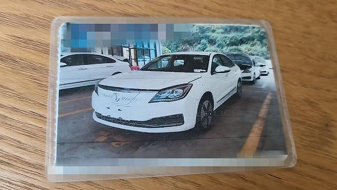 开一个月网约车，车被扣还倒欠公司一万多？公司：他的流水还不够交给公司的（组图） - 1