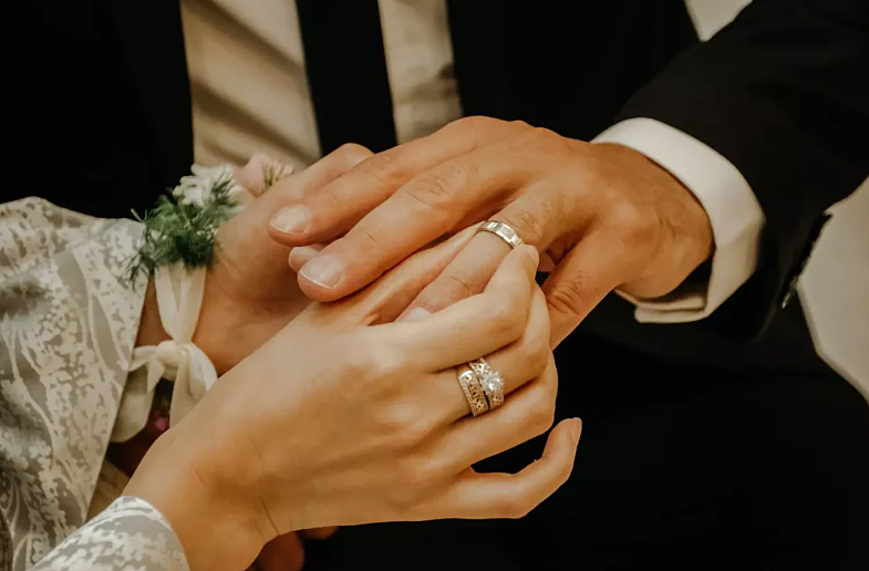 中国媳妇逼疯外国老公!新婚不久妻子突然说了一句话,他直接破防了...(组图) - 12