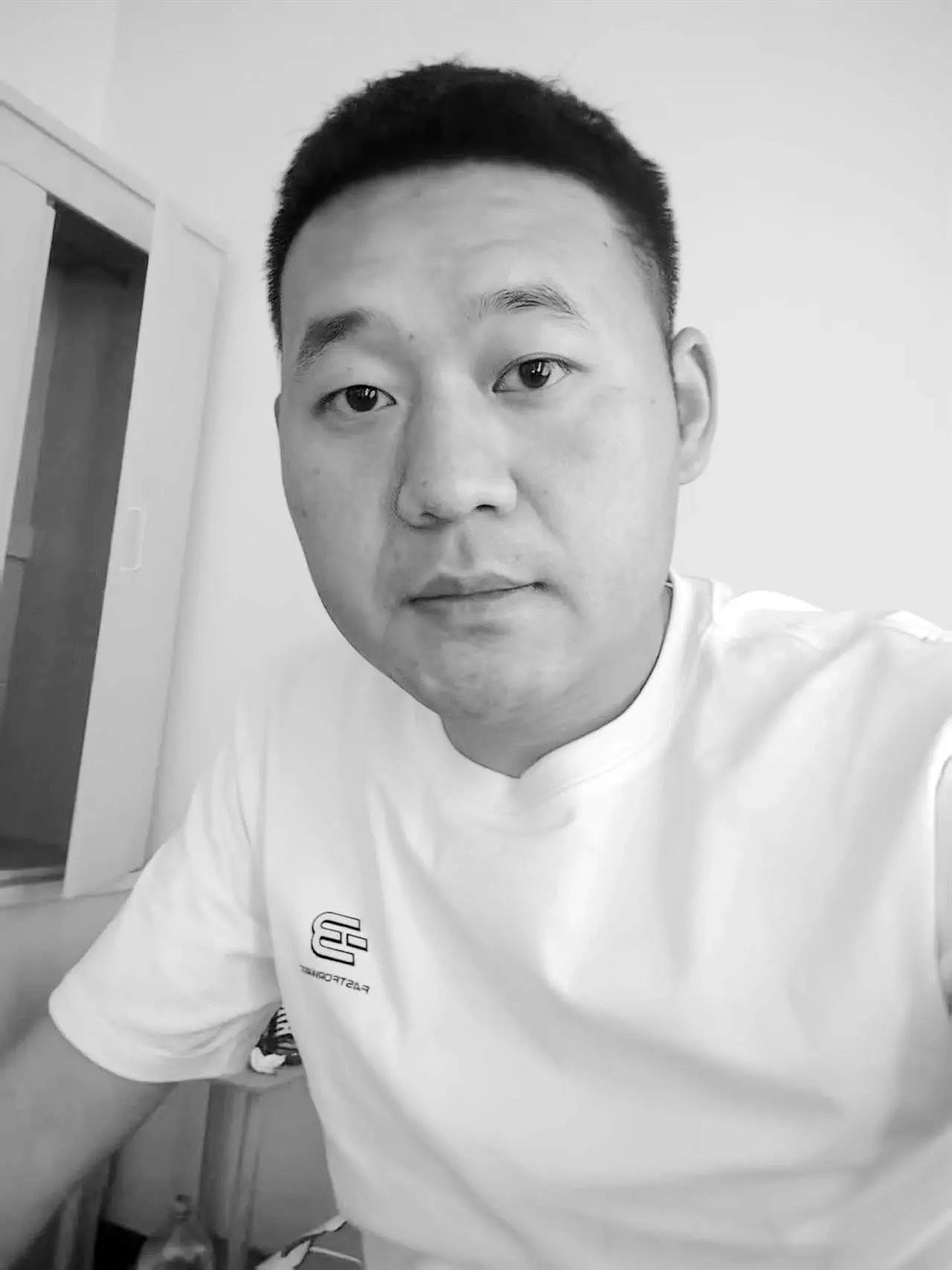 贵州31岁男子下水救溺水女子两人皆遇难,妻:他撞石受伤仍往前游(组图) - 2