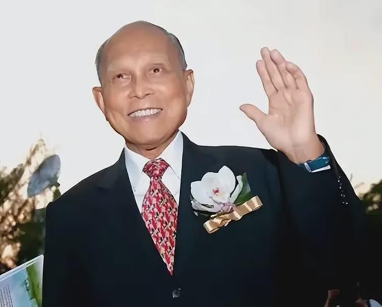 王晶怒喷李嘉诚：他在香港名声很坏，20年来不断剥削老百姓的钱（组图） - 12