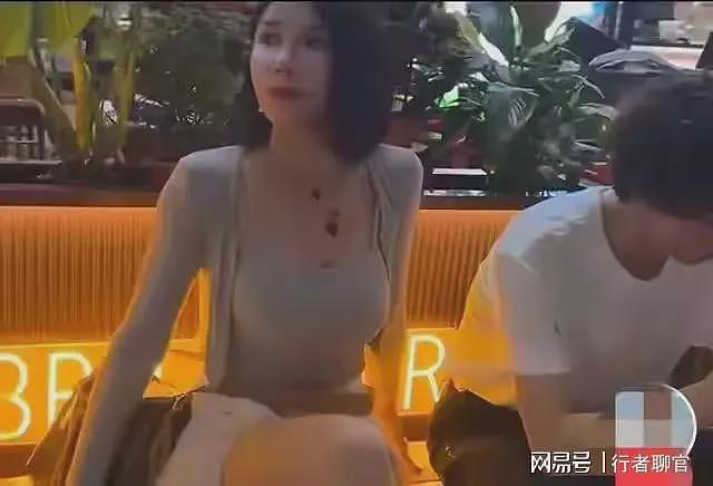 庞麦郎官宣成为龚玥菲女儿干爹!老家办酒席庆祝,给乡亲们发红包(组图) - 6