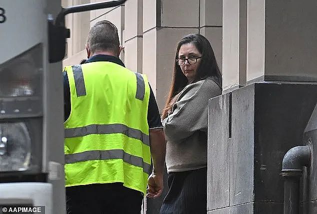 澳洲女子给丈夫全家做饭导致多人蘑菇中毒身亡,她坚称无辜,如今水落石出,真是谋杀(组图) - 6