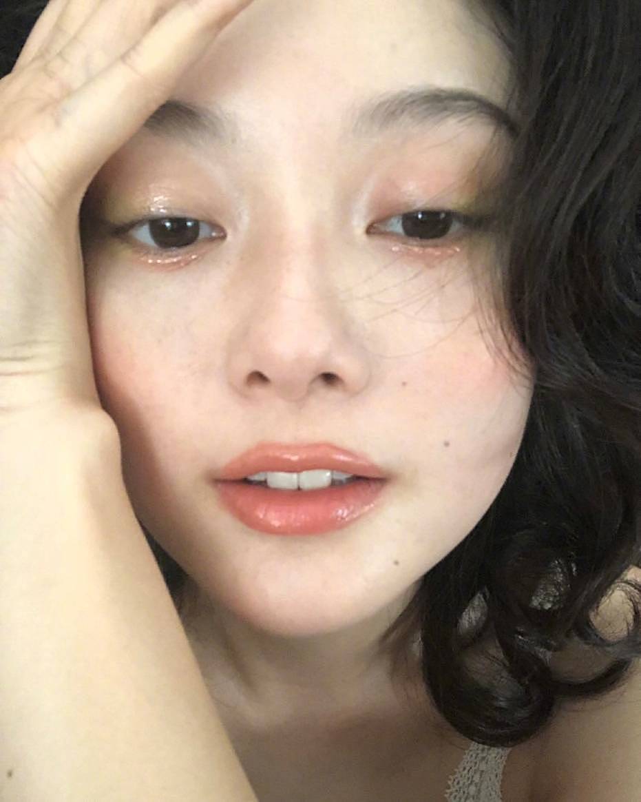 晚晚直播再掀争议：红极一时的“豆瓣三大女神”，为何全塌房了？（组图） - 13