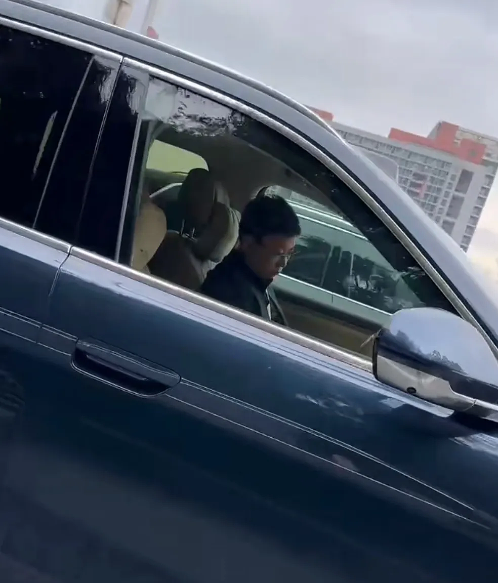 余承东否认“开车睡觉”:当时在低头看手机,已“自首”交罚款,被扣了3分,是第一次进公安局(视频/组图) - 2