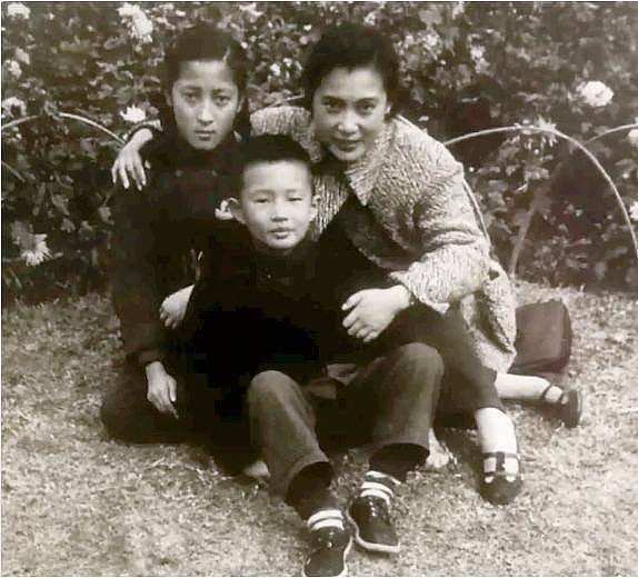 秦怡：再婚嫁金焰，一个屋檐下分居30年，婚姻催泪（组图） - 20