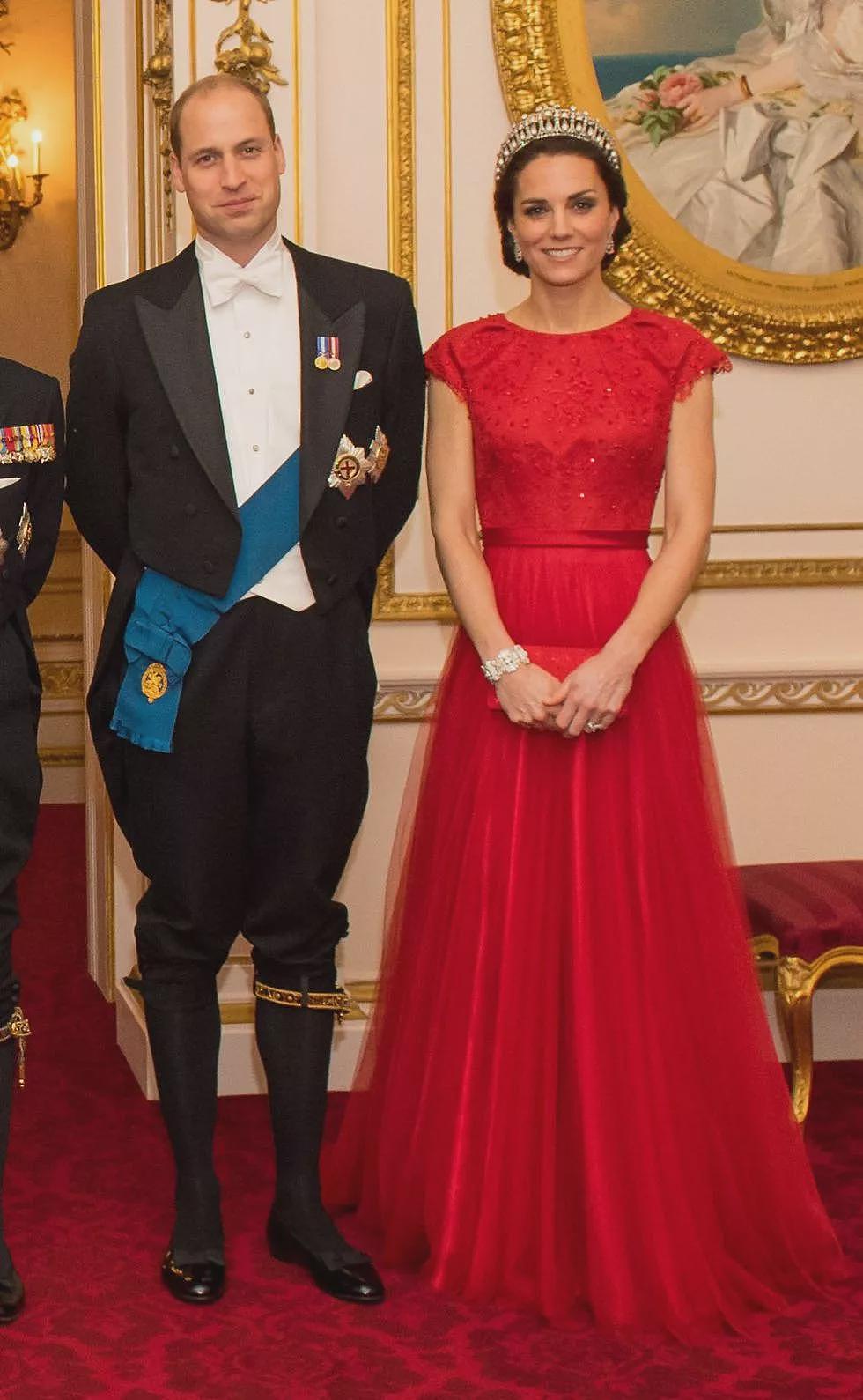 凯特才是英法国宴主角！公主卷发迷倒马克龙，法国总统对威尔士王妃偷抛媚眼，根本无法移开视线（组图） - 30