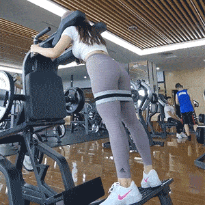 【美女】又白又圆！极品女大！好身材根本包不住！（组图） - 32