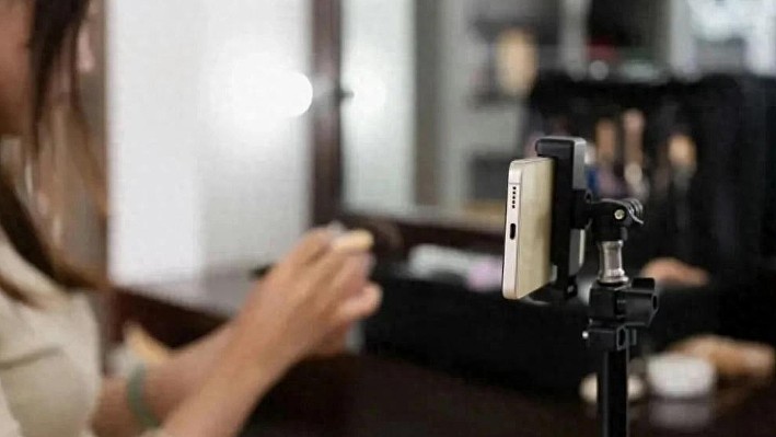 一人蒙骗65万名男性？电诈漩涡中的375名女主播（组图） - 1