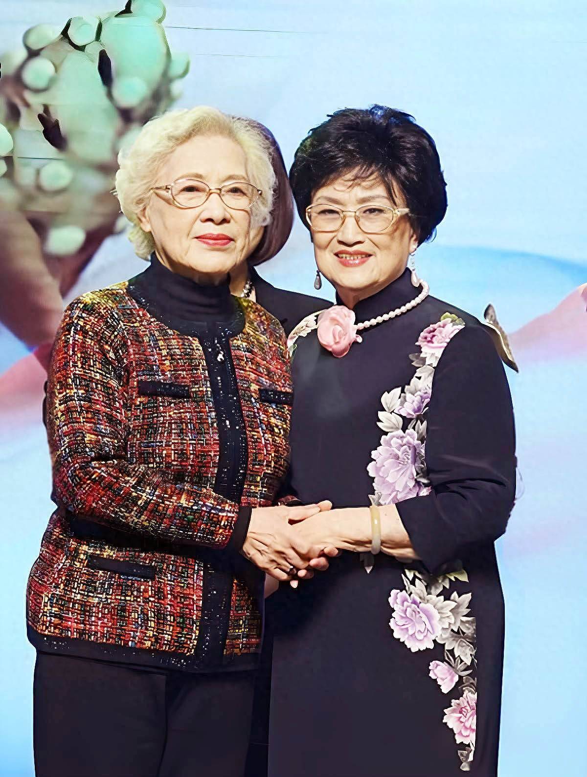秦怡：再婚嫁金焰，一个屋檐下分居30年，婚姻催泪（组图） - 1