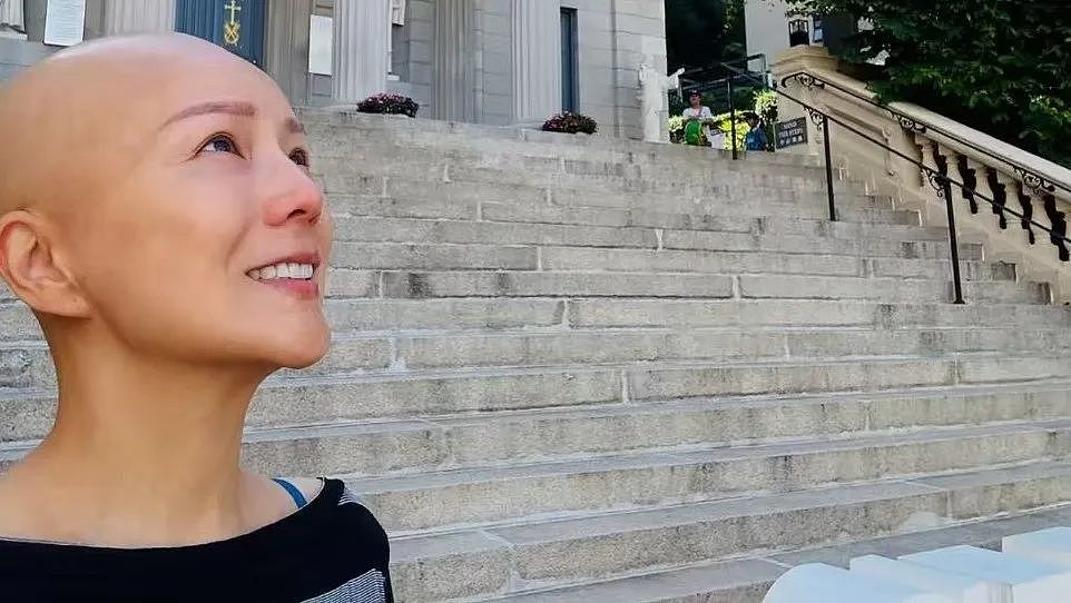 50岁女星患癌，被爆贱卖家电补贴药费，结束14年婚姻搬出豪宅（组图） - 1
