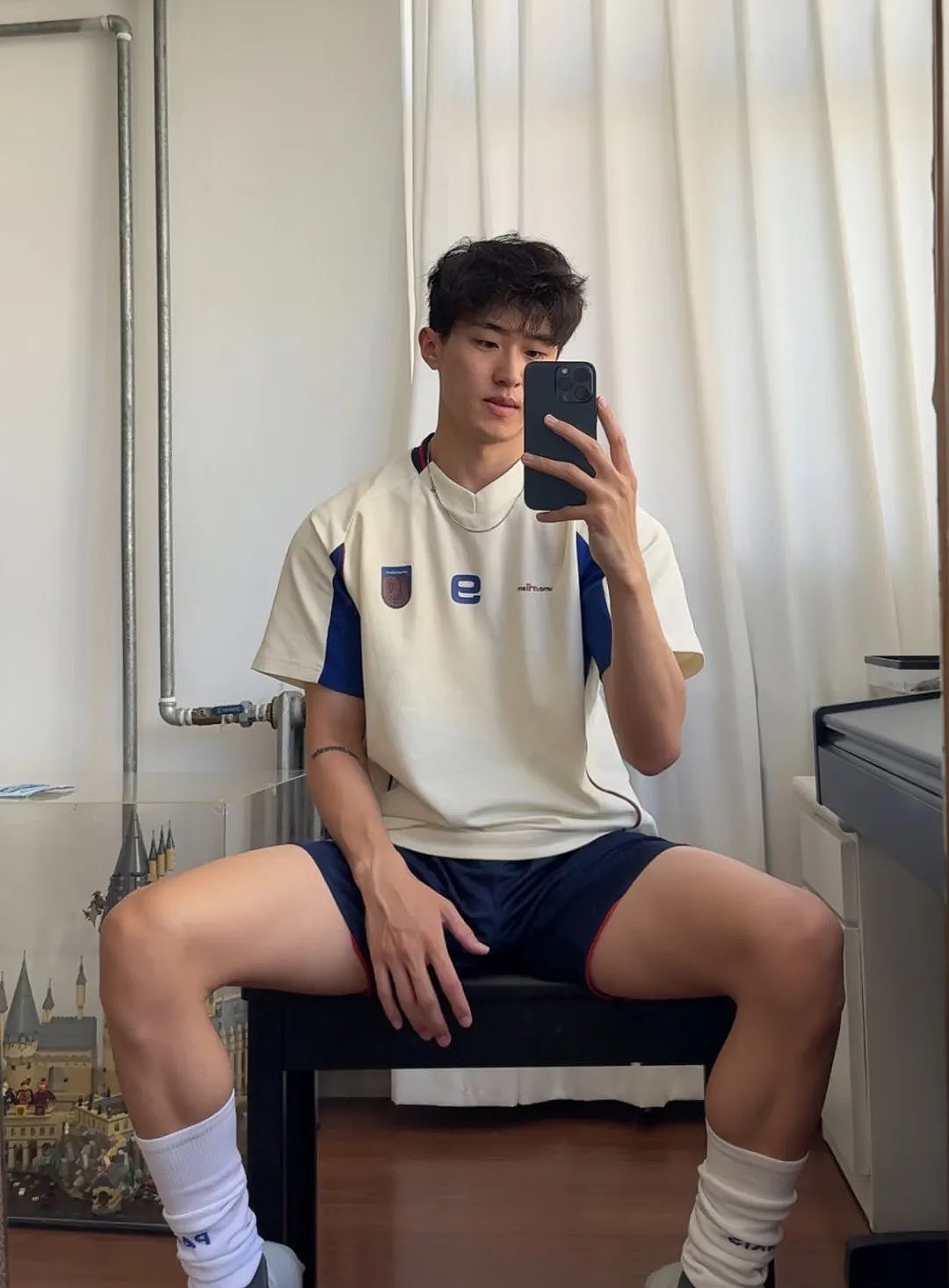 【帅哥】青岛排球体育生男大，直男装gay博流量，白袜长腿太诱人...（组图） - 12