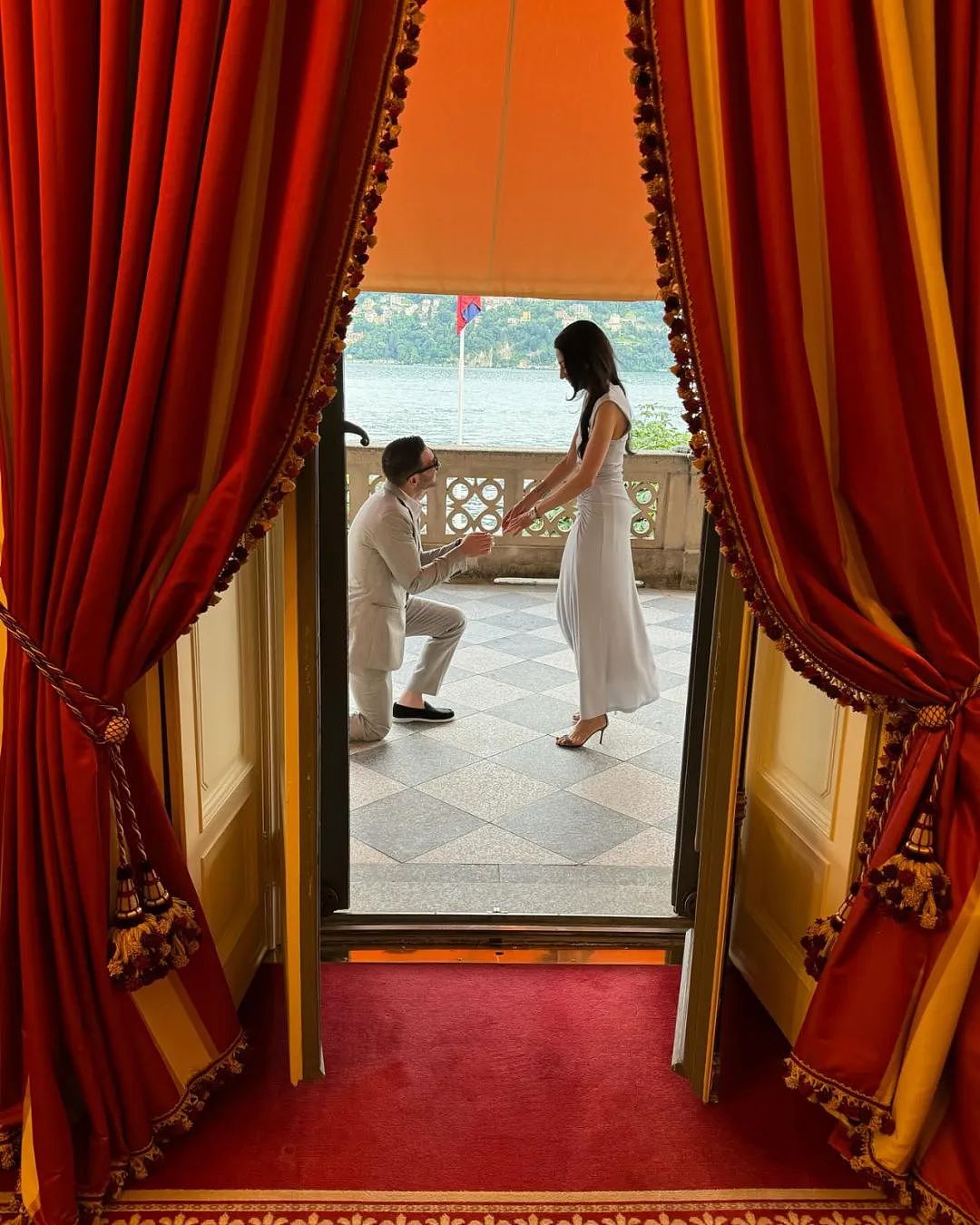 贝佐斯烧了4个亿的世纪婚礼，被她一条白裙子直接吊打（组图） - 32
