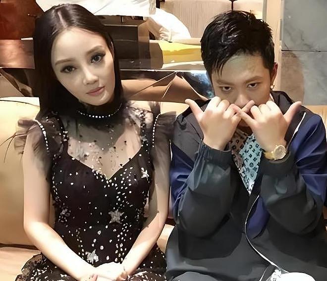 李小璐二胎风波升级!蛛丝马迹被扒,和贾乃亮复婚传闻才真相大白(组图) - 7