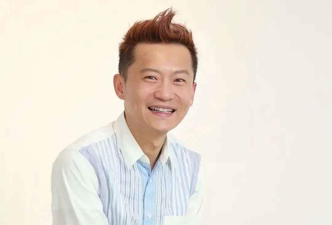 香港知名男歌手宣布离婚，移民国外和同性爱人相爱十几年（组图） - 1