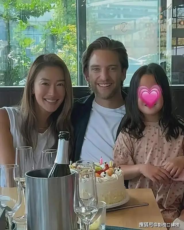 42岁谢婷婷携小7岁澳洲男友办二胎派对!9月孕肚戴钻石脐钉引争议(组图) - 9