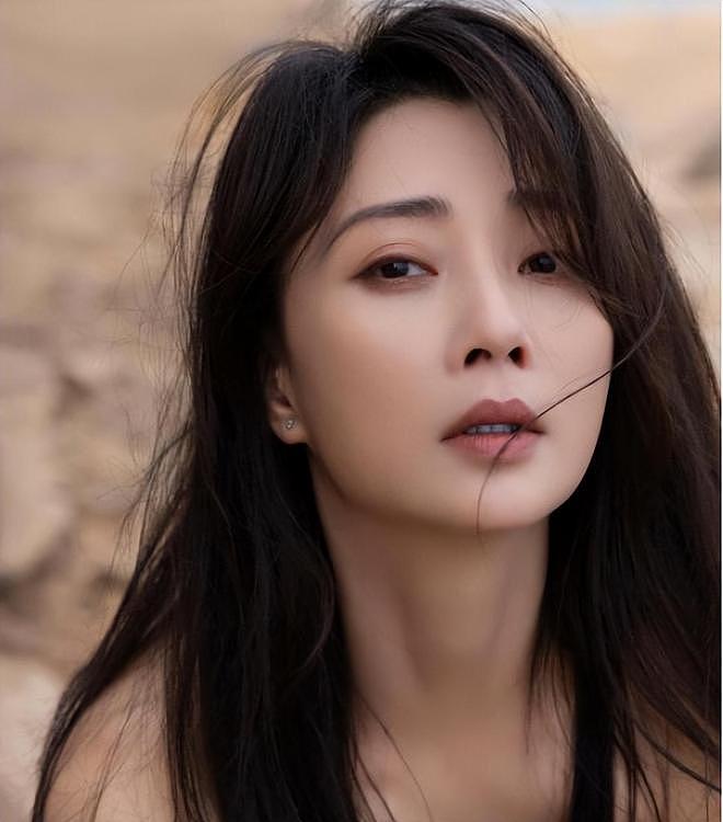 直到看完殷桃的家,终于明白她45岁却不着急结婚生子的原因了(组图) - 38