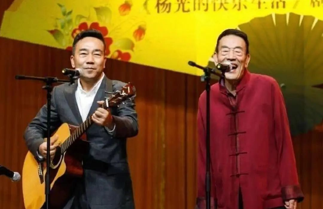 没有遗言留下!去世当天还在剪彩、带货,杨少华真的被儿子过度“消费”吗?(组图) - 6