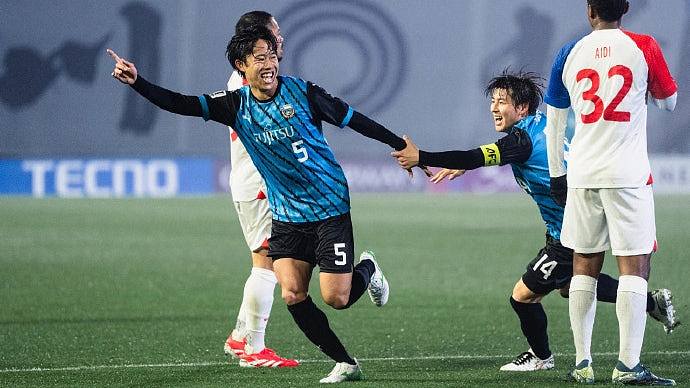 坐申花球迷区却为川崎前锋叫好，中国观众遭日本男殴打鼻骨骨折（组图） - 1