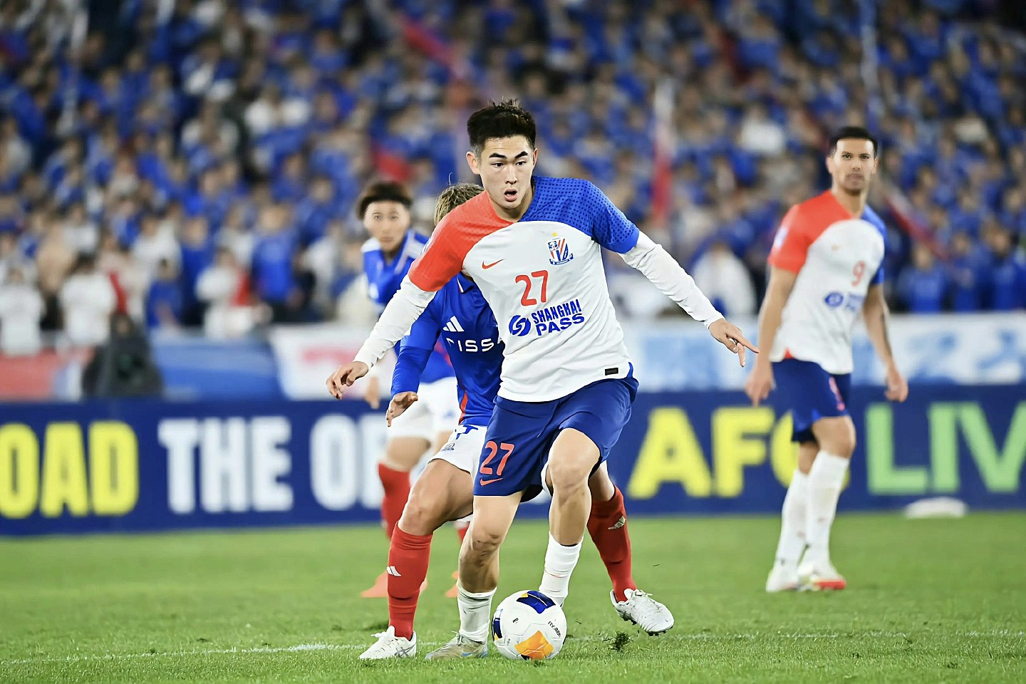坐申花球迷区却为川崎前锋叫好，中国观众遭日本男殴打鼻骨骨折（组图） - 2