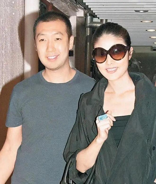 她是港圈“百亿千金”，装穷闯荡娱乐圈30年，骗孩子10年家里没钱（组图） - 12