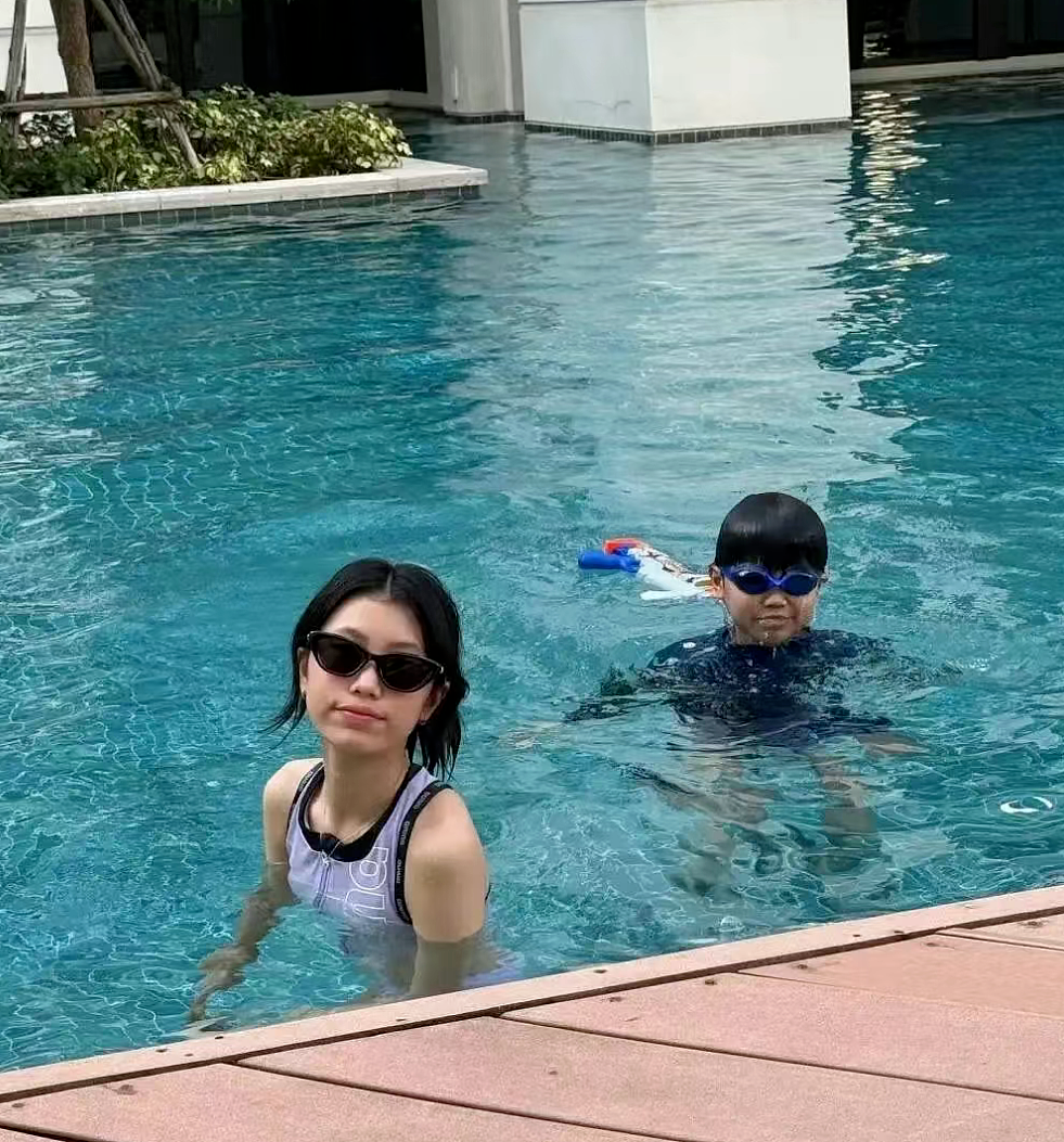 14年婚姻败给8000块，又一个豪门儿媳妇“净身出户”了？（组图） - 5
