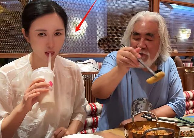 彻底不装了！杜星霖怒骂73岁张纪中，体力不行脾气大 约会一身臭汗（组图） - 4