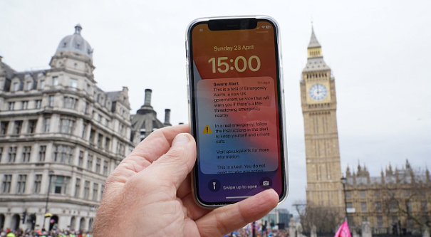 英国全境手机同时拉响警报声？宣布进入“战备状态”，究竟意味着什么...（组图） - 12