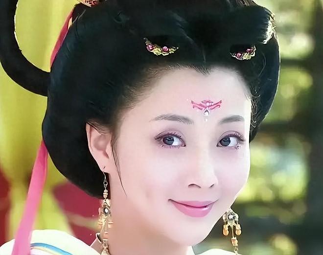 直到看完殷桃的家,终于明白她45岁却不着急结婚生子的原因了(组图) - 1