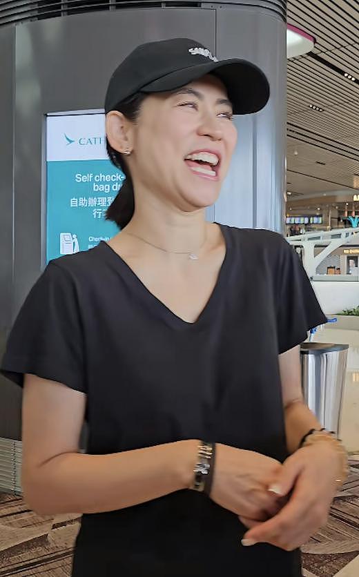 宣萱首夺新加坡视后，机场大秀英语惊艳全网，新剧演技再获肯定（组图） - 4