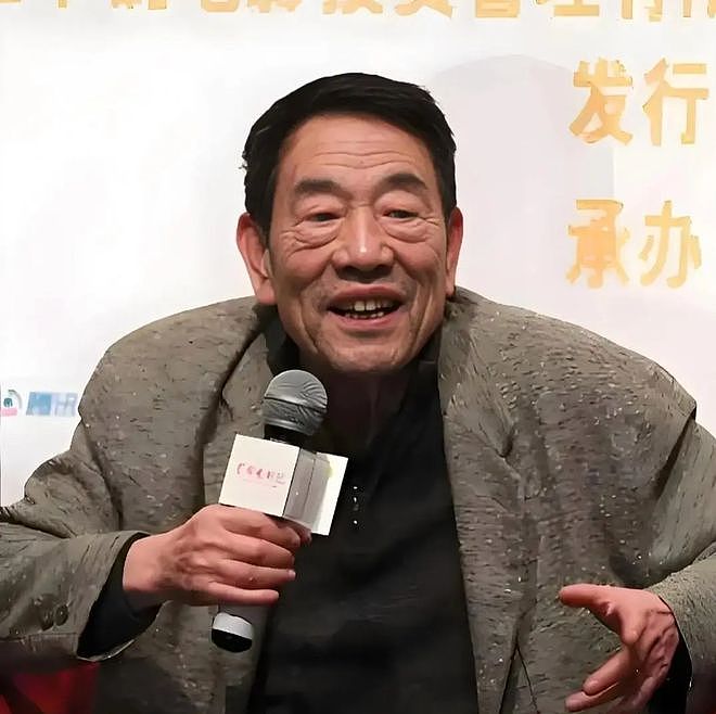 相声演员汪洋灵堂内涵杨少华儿子，杨议妻子发声：网友的眼睛雪亮（组图） - 1