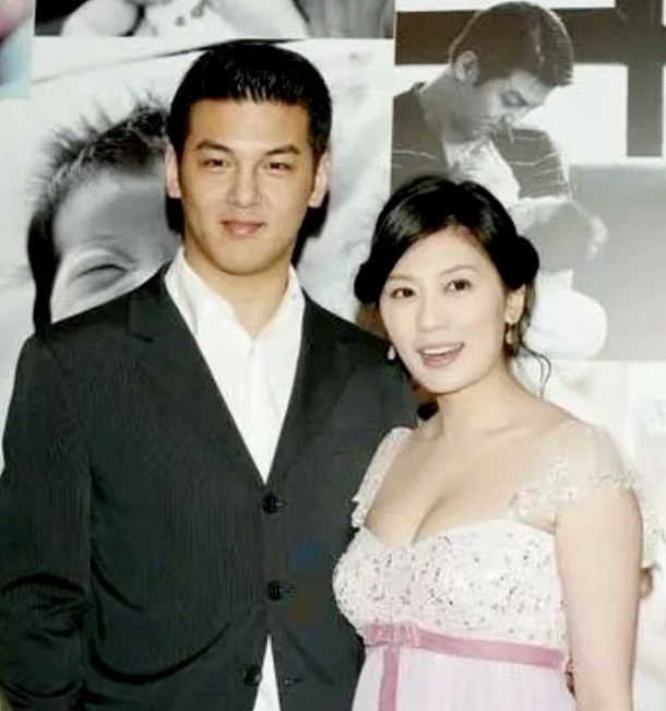 14年婚姻败给8000块，又一个豪门儿媳妇“净身出户”了？（组图） - 16