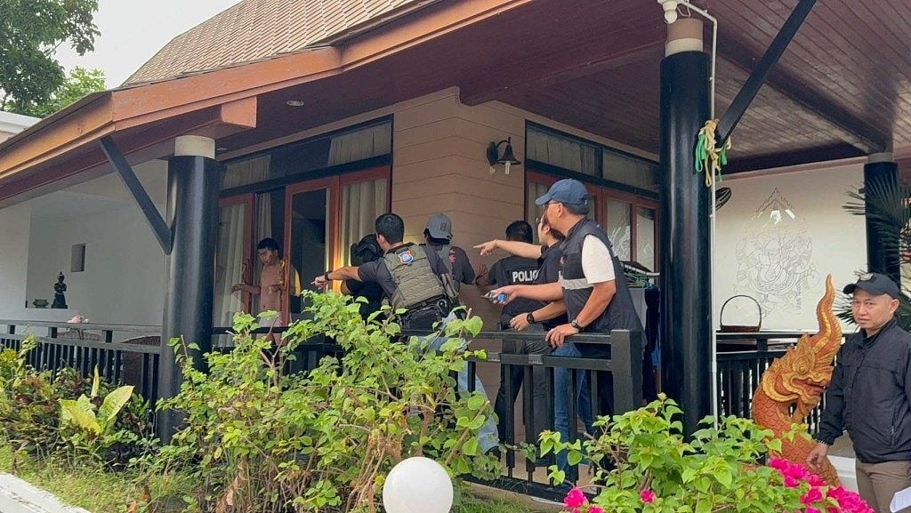 华裔男子疑博流量芭堤雅“晒持枪照”炫耀!泰国警方破门搜屋拘捕(组图) - 2