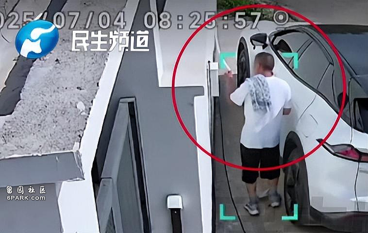 男子开车瞬间被臭晕，新能源车蓄电池漏液（组图） - 2
