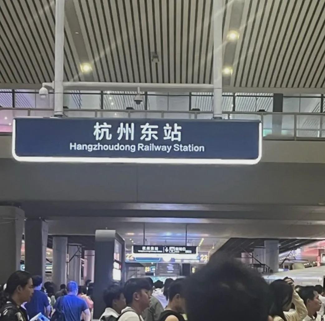 杭州站卧轨自杀事件:好的人生,要懂“苦亦是空”(组图) - 1