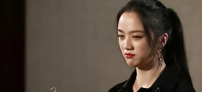 汤唯，早就戳穿了雷佳音被“排挤”的真相，也给所有男演员提了醒（组图） - 5