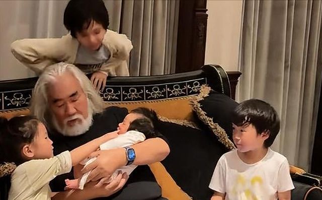 彻底不装了！杜星霖怒骂73岁张纪中，体力不行脾气大 约会一身臭汗（组图） - 7