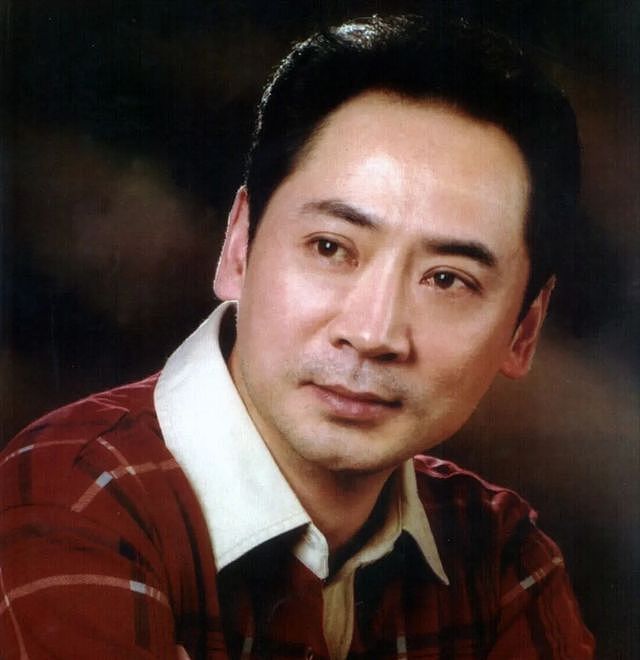 知名戏骨为弥补妻子,现场求婚,妻子感动落泪:这一路太不容易了(组图) - 3