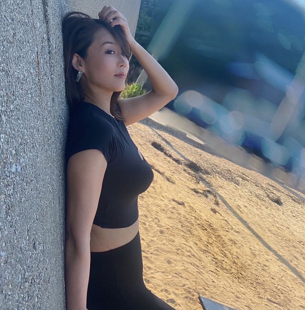 【美女】52岁“日本名媛”像20岁妙龄少女，D罩杯+小蛮腰，身材真绝（组图） - 7