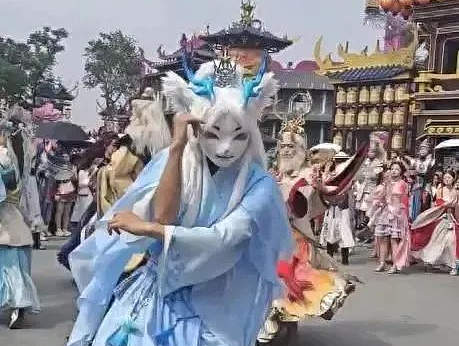 擦边男网红爱上“榜一大姐”后被锤婚内劈腿全网吃瓜，一看他颜值这也有人喜欢（视频/组图） - 4