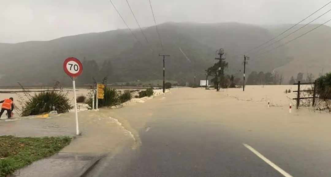 恶劣天气！奥克兰暴雨强风警报；汽车撞入民宅引发群殴，两人重伤，警方调查中；员工每日遭辱骂威胁，“你不收我就淹死它”（组图） - 5