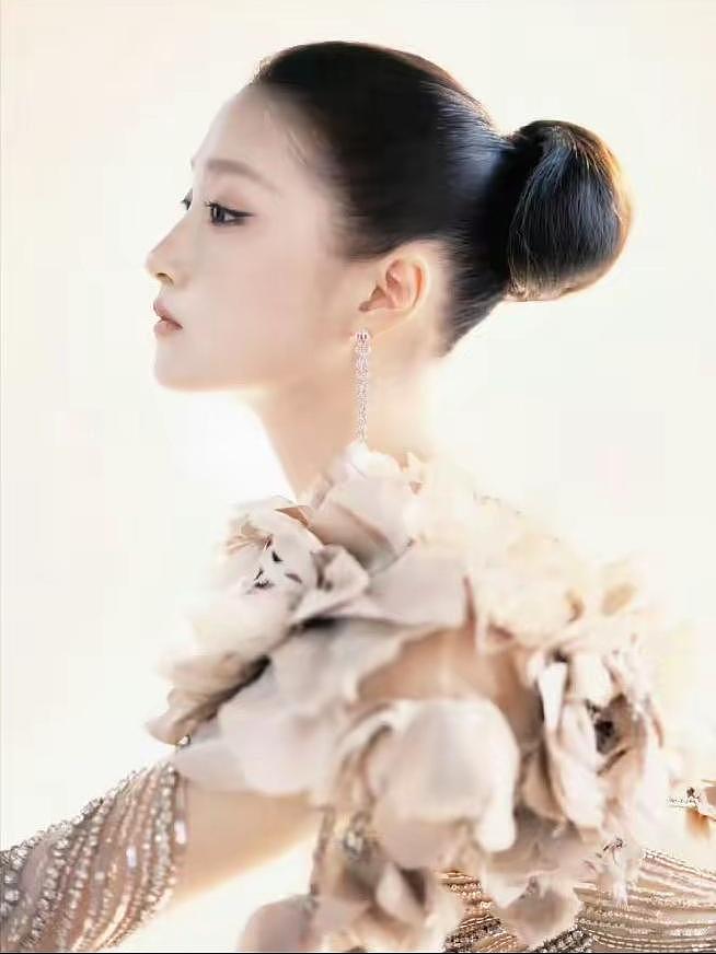 解封账号后，鹿晗低调逛街颜值回春，关晓彤一个举动暴露感情现状（组图） - 10