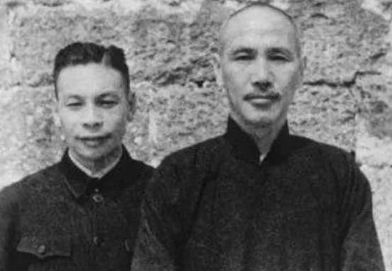蒋介石去世当晚,宋美龄让医官给蒋经国打镇静剂,但没人敢动手(组图) - 4