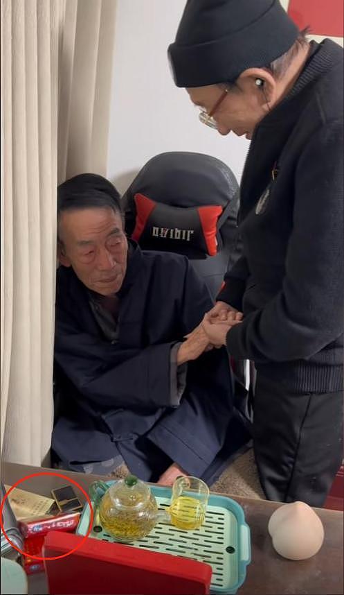 杨少华离世当天，儿子给他吃淀粉肠，抬手说话被打断，网友炸锅（组图） - 10