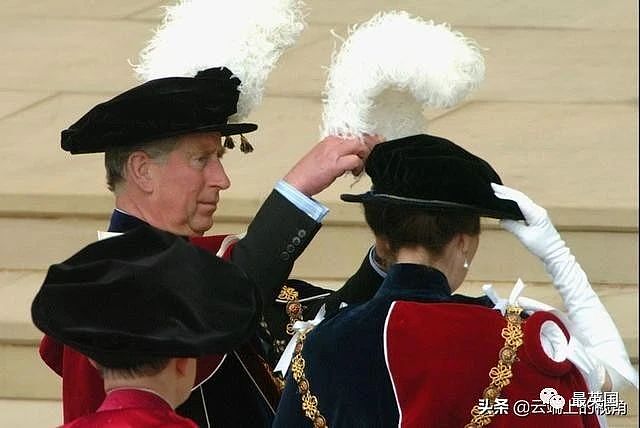 不是戴安娜也不是卡米拉！查尔斯最宠的女人竟是她？卡后见了都“头皮发麻”…（组图） - 58