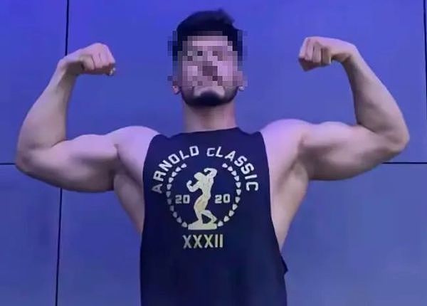 ​红姐约砲爆案外案！健壮身材男子身份被扒，鞋子被认出！用假身分当老师（组图） - 1