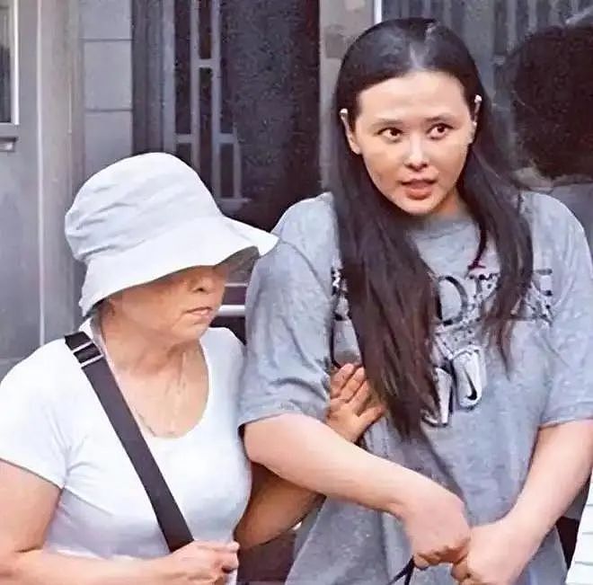 三次入狱，五次流产，老公多次出轨！她是台湾第一美女，却一把好牌打得稀烂！网友：“活该”（组图） - 9